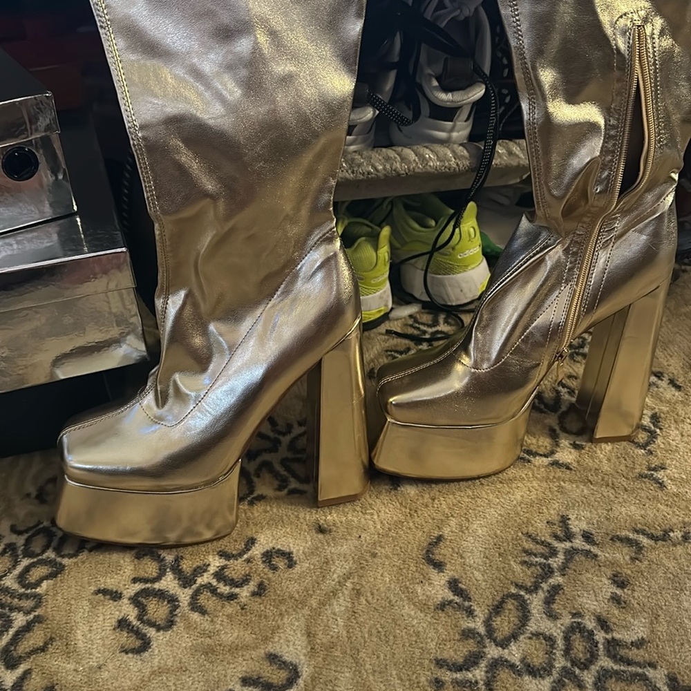 Azelea Wang metallic gold platform boots brand new never worn